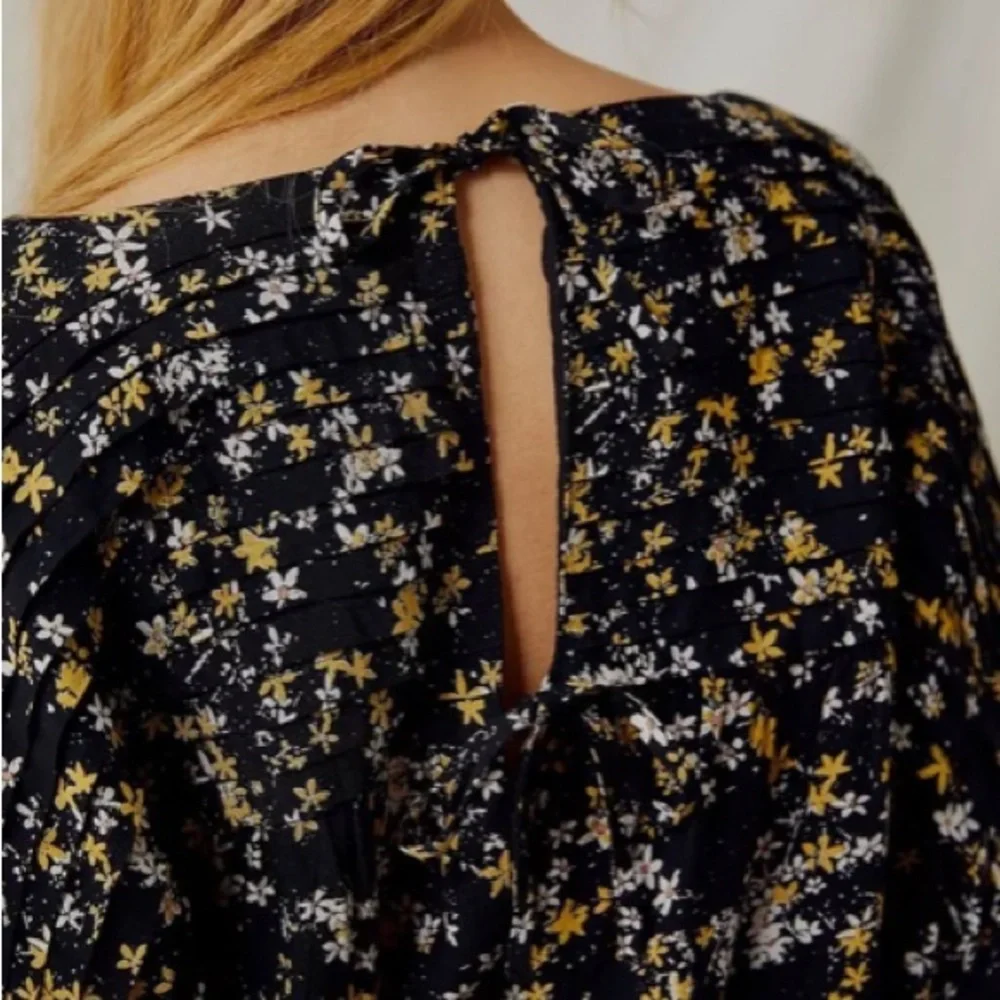 Free People NWT sz small intimately black/yellow floral w puffy sleeves bodysuit - Picture 3 of 13